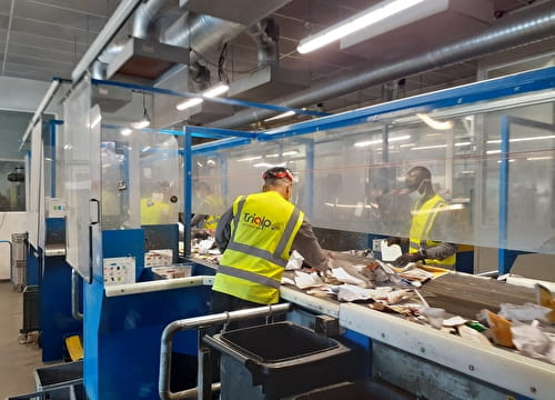 Visite guidée : le centre de tri des déchets recyclables